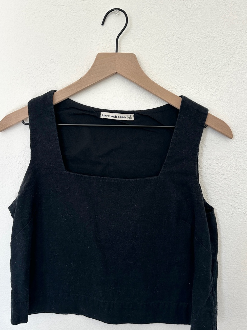 Abercrombie & Fitch Linen-Blend Black Square-Neck Tank Crop - Picture 2 of 3